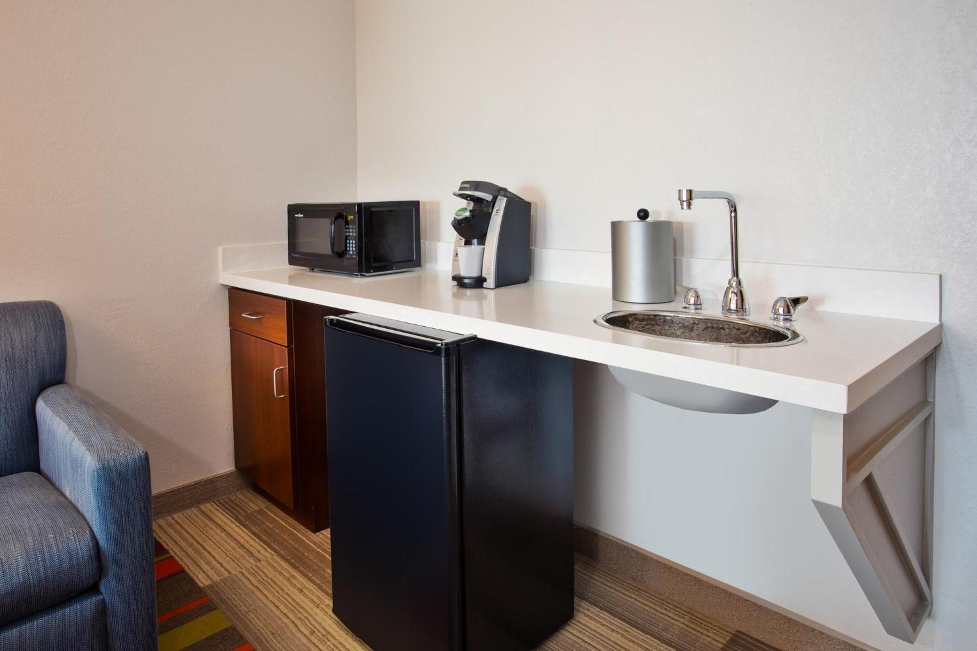Holiday Inn Express Hotel & Suites Rochester Webster By Ihg Екстер'єр фото